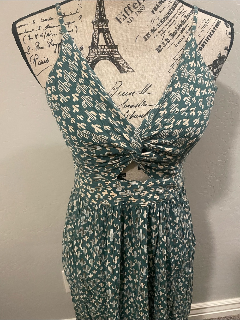 Angie Green Maxi Dress with White Cactus Print and Twist Front - Picture 2 of 8